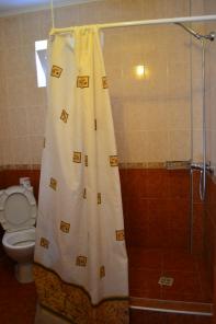 Номера в коттеджах со всеми удобствами, п. Рыбачье.
