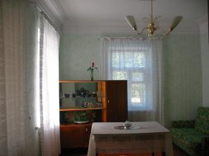 Продается добротный 4-комнатный  дом в Белогорске, площадь 56 кв.м, участок 6 соток.