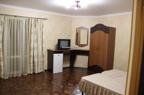 Новый Год и Рождество в Крыму недорого. Отель в центре Феодосии
