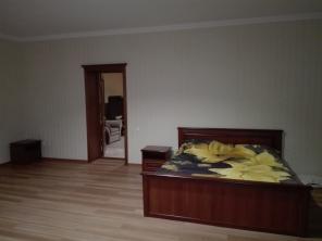 181 кв.м, 1/5 эт.3 ком. кв.г.Армянск Республика Крым
