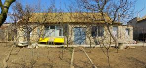 Трехкомнатный домик в курортном пригороде Евпатории